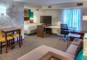 TV a/nebo společenská místnost v ubytování Residence Inn by Marriott McAllen