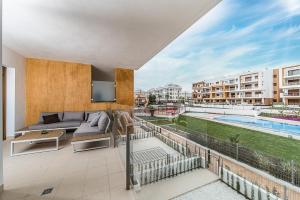 Bazén v ubytování Modern Apt in Orihuela Costa 2BR 70m2 Residencial Gala nebo v jeho okolí