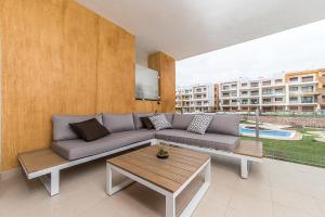 Bazén v ubytování Modern Apt in Orihuela Costa 2BR 70m2 Residencial Gala nebo v jeho okolí