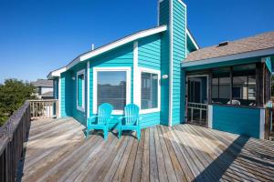 Μπαλκόνι ή βεράντα στο Short walk to Beach with Pool Game Room and Spa