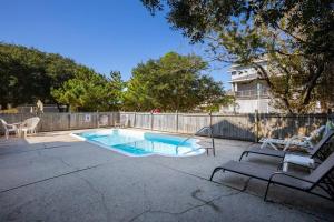 Πισίνα στο ή κοντά στο Short walk to Beach with Pool Game Room and Spa