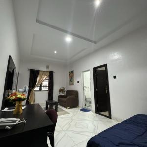 TV a/nebo společenská místnost v ubytování Satellite Apartment The Lux Studio Heaven 5