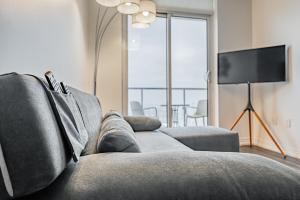 Photo de la galerie de l'établissement 2BR Condo close to Eaton Center, à Toronto