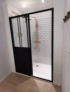 Bilik mandi di Maison 120 m2 , 4 chambres ,6-8 Personnes +4 gambar