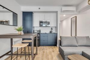 Η κουζίνα ή μικρή κουζίνα στο Initial / Libre / Centre-ville de Quebec