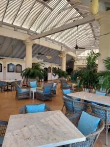 Ресторан / где поесть в Cassia Heights 24, Royal Westmoreland by Island Villas