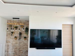 Μια τηλεόραση ή/και κέντρο ψυχαγωγίας στο Loft Marina +18 φωτογραφίες