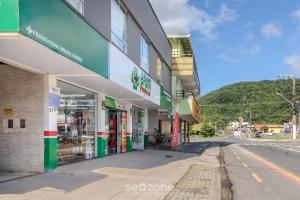 En generel udsigt til bjerge eller udsigt til bjerge taget fra lejligheden