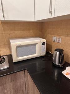 Φωτογραφία από το άλμπουμ του Modern 2BHK Bahria Ph 7 Family Friendly στο Ισλαμαμπάντ