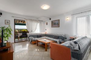 Posedenie v ubytovaní Funtana Apartments Budinjaš