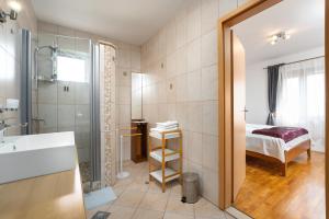 Kúpeľňa v ubytovaní Funtana Apartments Budinjaš