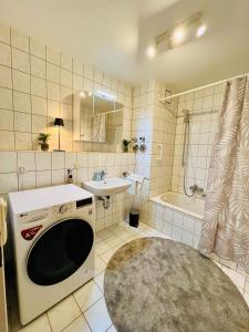 Ένα μπάνιο στο AllgäuSchatz - sonniges Apartment in zentraler Lage