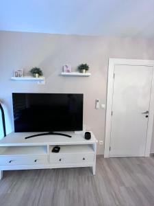 Foto da galeria de Srebrno jezero apartman Mina em Ostrovo