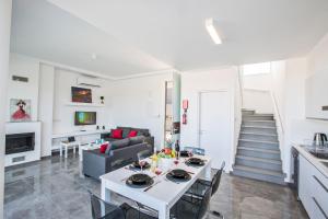Fotografie z fotogalerie ubytování Protaras Olivine Villa Mit Pool Und Einem Dachgarten v destinaci Protaras