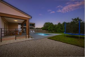 Bazén v ubytování Villa Stocozzi nebo v jeho okolí