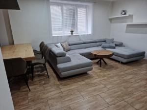 Gallery image of Apartmán v súkromí in Vyhne