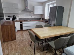 Gallery image of Apartmán v súkromí in Vyhne +15 photos