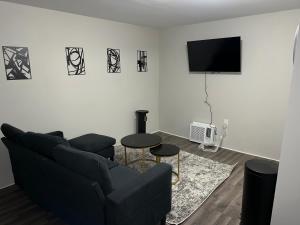 Μια τηλεόραση ή/και κέντρο ψυχαγωγίας στο Our modern tiny home