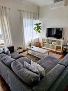 TV a/nebo společenská místnost v ubytování Retreat