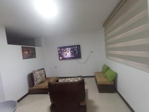 Televisyen dan/atau pusat hiburan di Suit