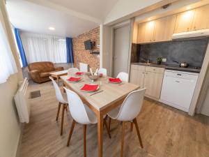 Gallery image of Chalet in Veules-les-Roses near Sea in Veules-les-Roses +14 photos