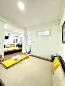 Postel nebo postele na pokoji v ubytování Hotel Đông Nhi