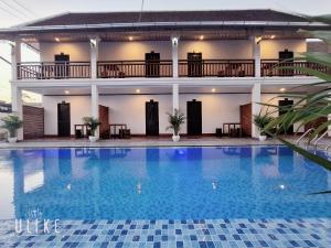 Bazén v ubytování Luang Prabang Pavilion Hotel & Travel nebo v jeho okolí