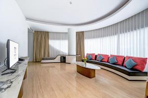Sjónvarps- og/eða afþreyingartæki á Sensa Hotel Bandung