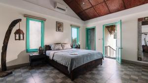 Ένα ή περισσότερα κρεβάτια σε δωμάτιο στο Lamer Coastal Villa +54 φωτογραφίες