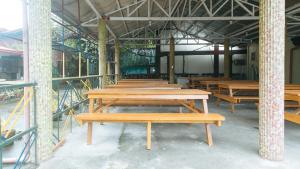 Εστιατόριο ή άλλο μέρος για φαγητό στο Villa Del Carmen Resort & Restaurant by RedDoorz