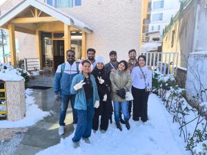 Foto sihtkohas Manāli asuva majutusasutuse !!! Hotel The Nirvana Hills By Hotel Manu !!! A Luxury Stay With Mountain View!!!Couple Friendly!!! Balcony Rooms!!!Open Terrace With 360 View!!! galeriist