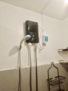 TV a/nebo společenská místnost v ubytování Surfers Loft Siargao