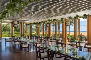 A restaurant or other place to eat at Angsana Lang Co
