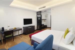 TV a/nebo společenská místnost v ubytování Bespoke Hotel Puchong