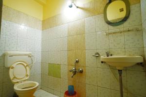 Koupelna v ubytování Hotel Prashant Near Jahaz Bari New Digha