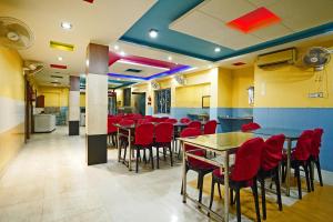 Restaurace v ubytování Hotel Prashant Near Jahaz Bari New Digha