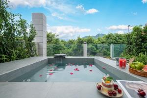 Bazén v ubytování Z HOTEL- Qingchengshan nebo v jeho okolí