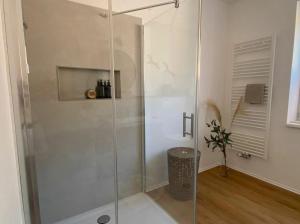 Ένα μπάνιο στο Ferienwohnung Smucke Midde +13 φωτογραφίες