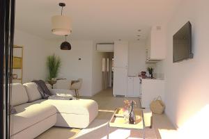 Köök või kööginurk majutusasutuses Sealor, zonnig appartement met ruim terras
