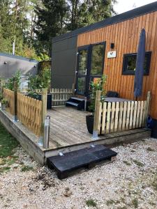Afbeelding uit fotogalerij van Tiny Haus im Waldcamping am Brombachsee in Pleinfeld