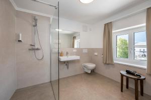 A bathroom at Kirchenwirt Még 33 kép