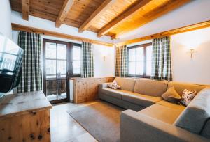 A seating area at Grünwald Resort Sölden