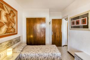 A bed or beds in a room at Apt Sol y Mar 2 dorm Playa Riells