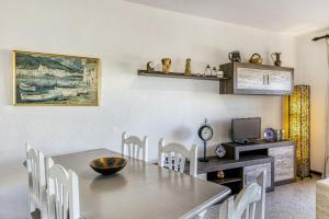 A kitchen or kitchenette at Apt Sol y Mar 2 dorm Playa Riells