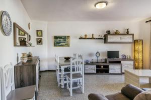 A kitchen or kitchenette at Apt Sol y Mar 2 dorm Playa Riells