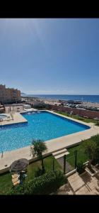 Bazén v ubytování Apartamento Con Vistas al Mar nebo v jeho okolí