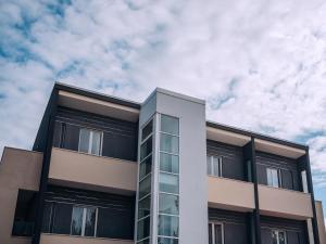 Hoone, kus hommikusöögiga majutusasutus asub