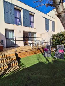 Vonkajšia záhrada v ubytovaní Maison de vacances 8 personnes, à 350m de la plage, idéal famille , tout confort!
