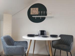 Χώρος καθιστικού στο Studio "Küssaburg-Blick" - grosse Dachterrasse - Boxspringbett - nahe Therme Bad Zurzach, CH