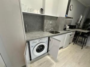 Kuchyňa alebo kuchynka v ubytovaní Malaga Center Flat - SoHo Center Apartments